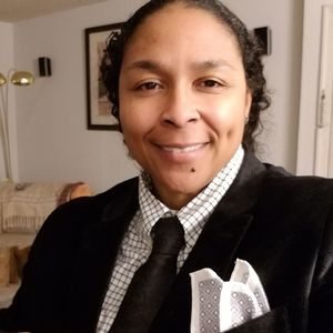 Meet your Posher, Dana